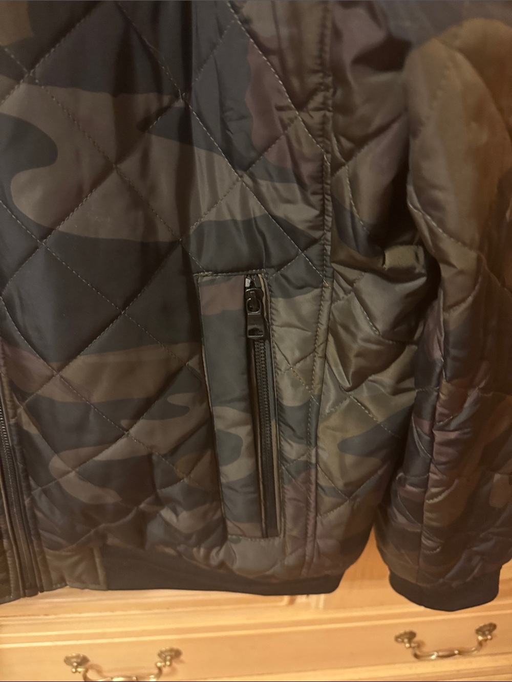 Calvin Klein Men's Black & Olive Camo Quilted Bomber Jacket. - Picture 7 of 10